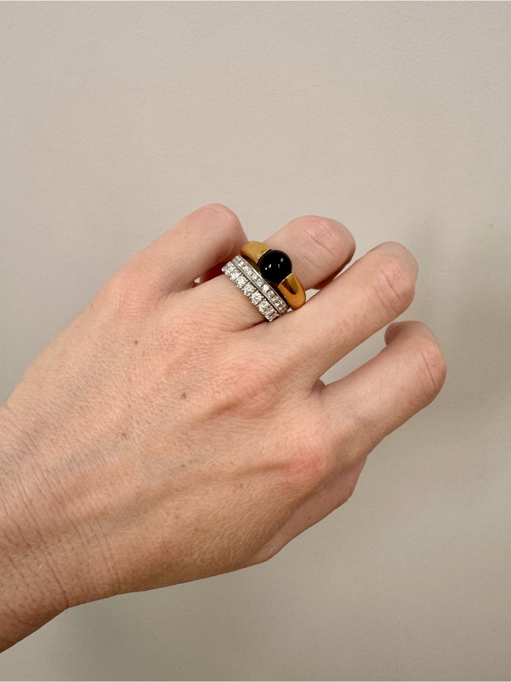 VTG 70s Avon Black Cabochon (Stone) Gold Tone Statement Ring, Stacking sz. 5 - Picture 7 of 17